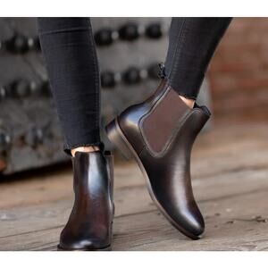 Thursday Duchess Bootie Black Coffee Old English Leather Size 10 NWOB Minimalist